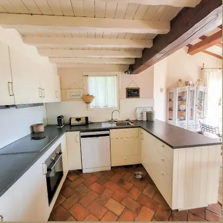 בית נופש On The Seaside With Pool In Valmer לה קרואה-ואלמר