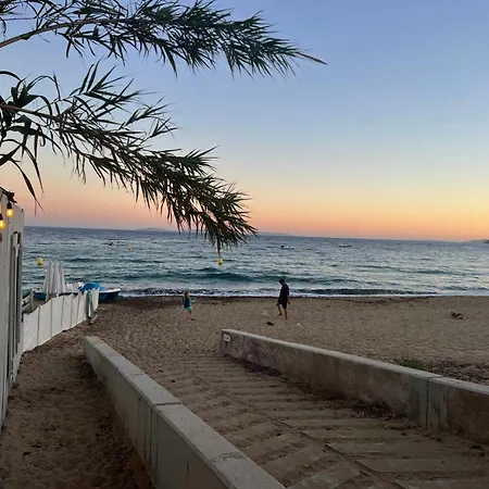 בית נופש On The Seaside With Pool In Valmer *