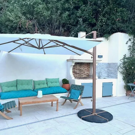 Сasa de vacaciones On The Seaside With Pool In Valmer La Croix-Valmer